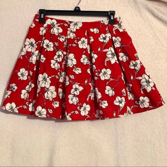 Forever 21 Dresses & Skirts - Forever 21 floral short skirt